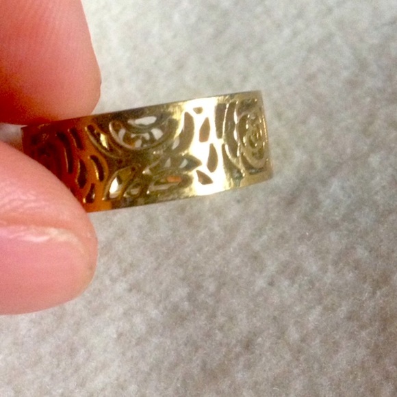 Gold ring - Picture 2 of 4